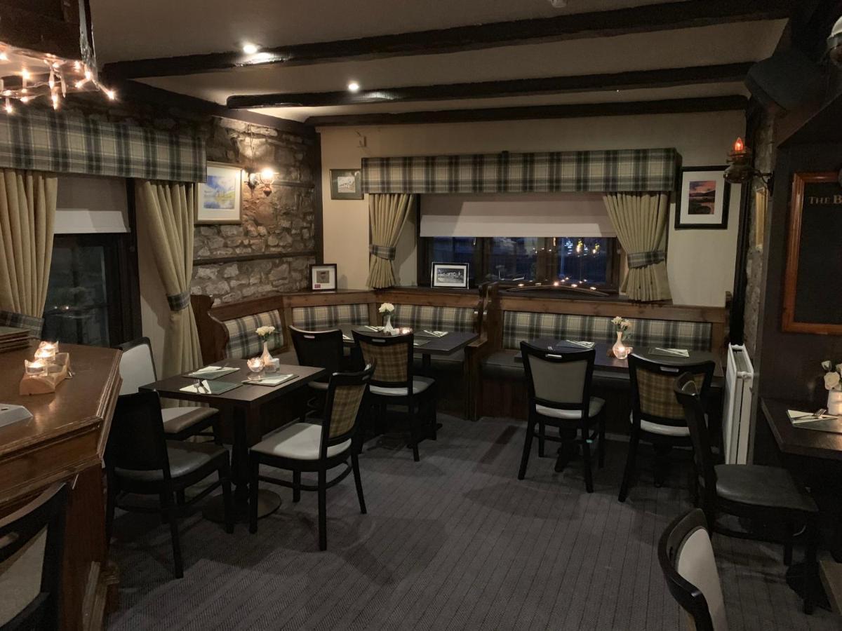 Lion And Unicorn Hotel Thornhill  외부 사진