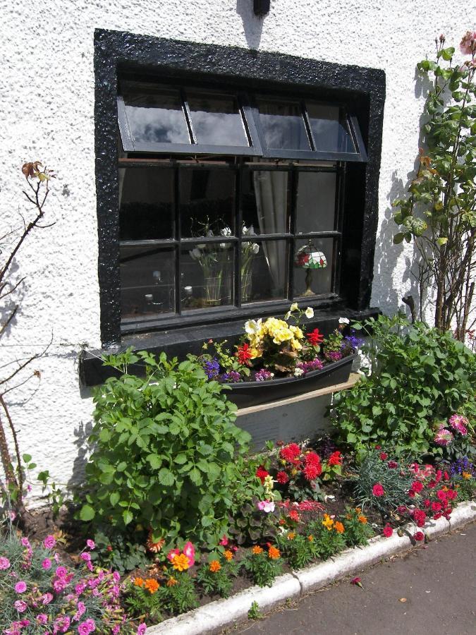 Lion And Unicorn Hotel Thornhill  외부 사진